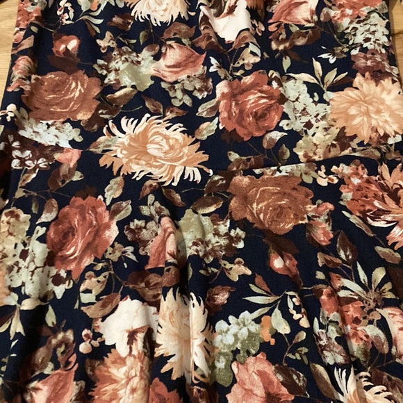 Floral off the shoulder dress - Picture 2 of 3